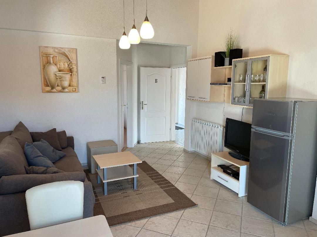 Apartment Gordana Вир Екстериор снимка